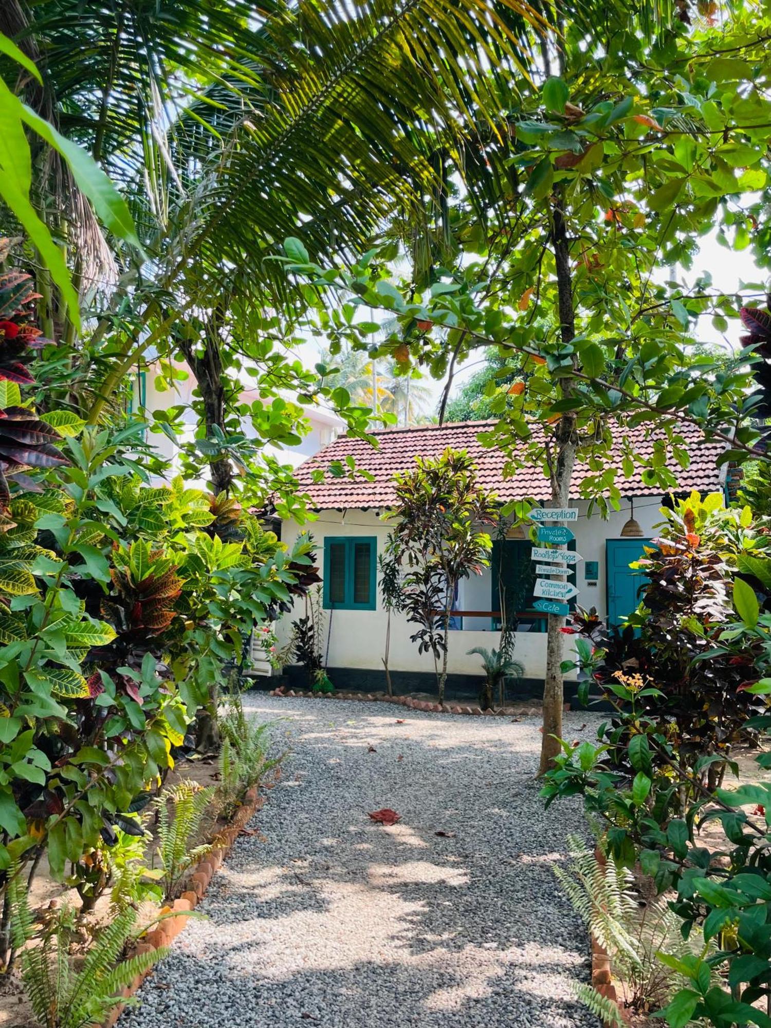 Auberge de jeunesse Cliff & Coral à Varkala Extérieur photo